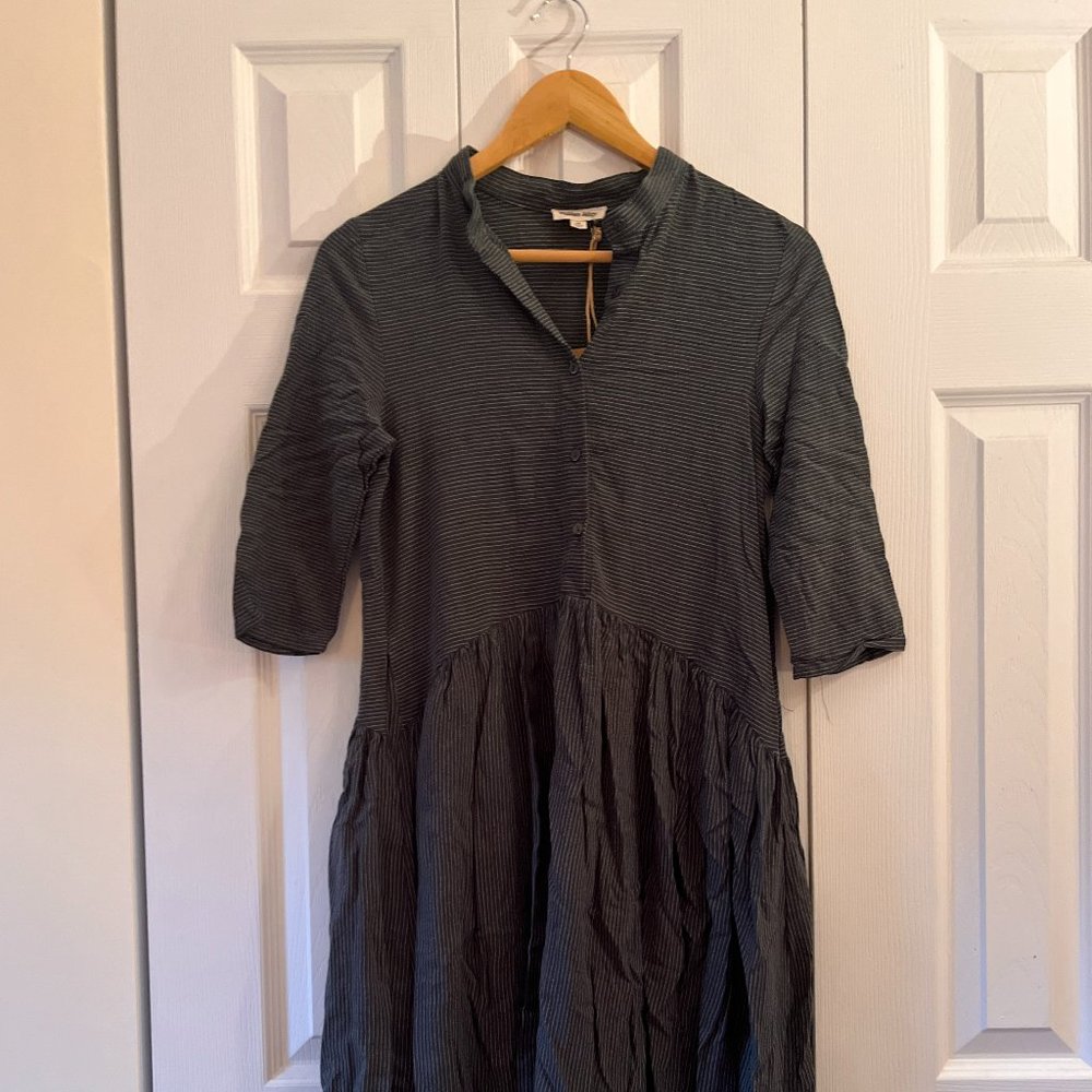NWT Hidden Alley Charcoal Gray Midi 3/4 sleeve Dress (size M)